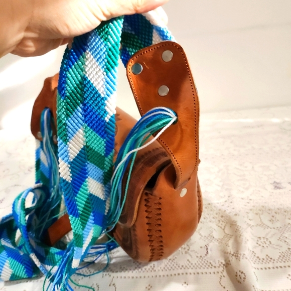 Hand-made Mexican leather bag - Picture 3 of 9